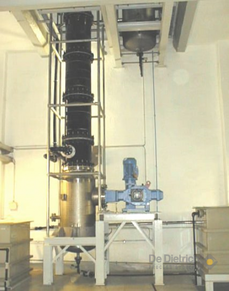 Pulsed Extraction Column