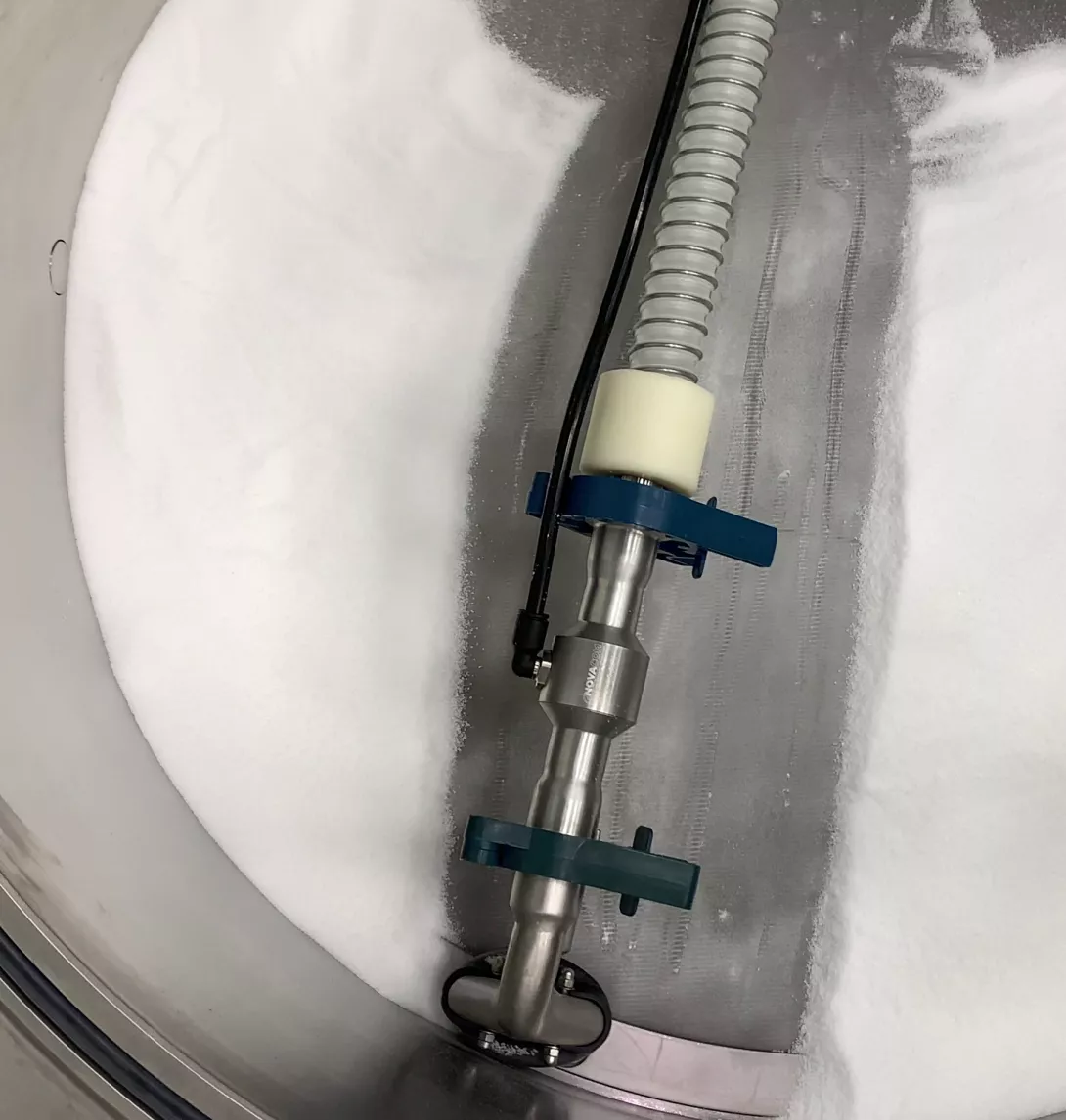 Vacustick manual and automatic powder discharge